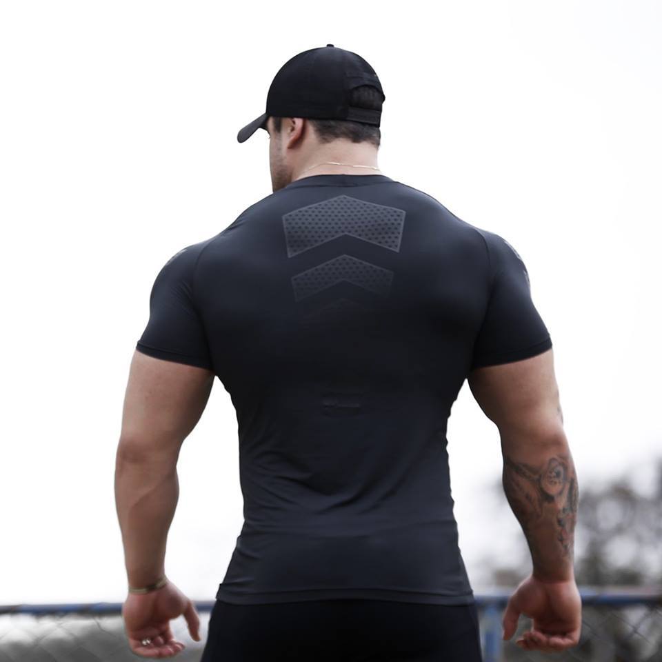 Muscle fit performance gym t-shirt by GeToday, showcasing a snug fit and breathable fabric for active workout wear.