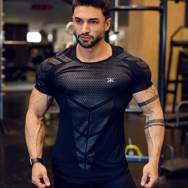 GeToday muscle fit performance gym t-shirt, showing a close-up of the sleek, athletic design and breathable fabric.