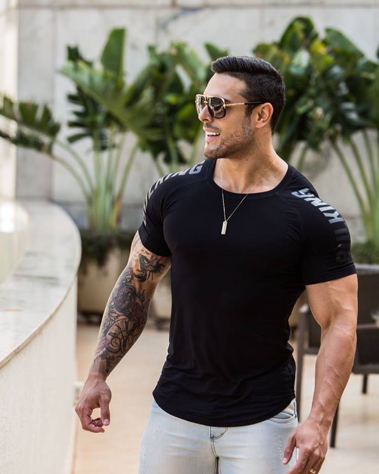 Muscle fit GeToday performance gym T-shirt displayed on a mannequin, showcasing its athletic fit and breathable fabric.
