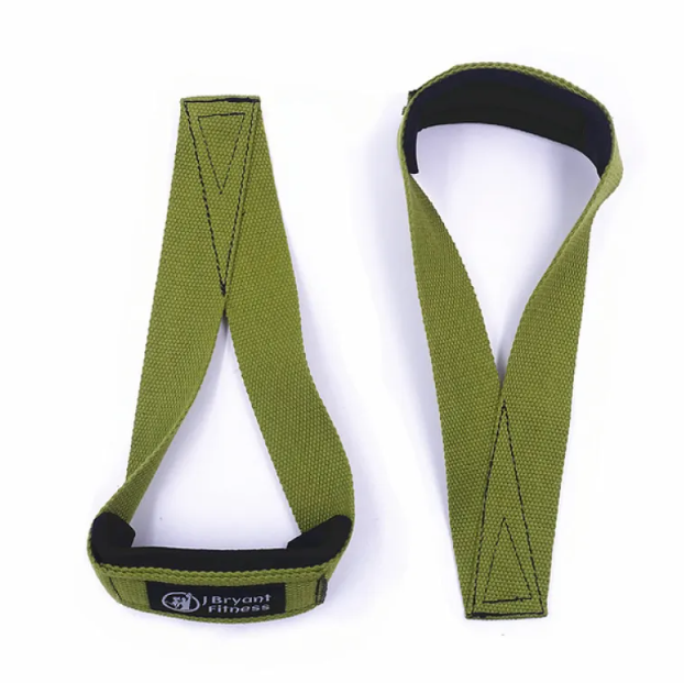 Pump Lab Fitness gym lifting straps and anti-slip fitness gloves, showing durable straps and textured grip gloves for weightlifting.