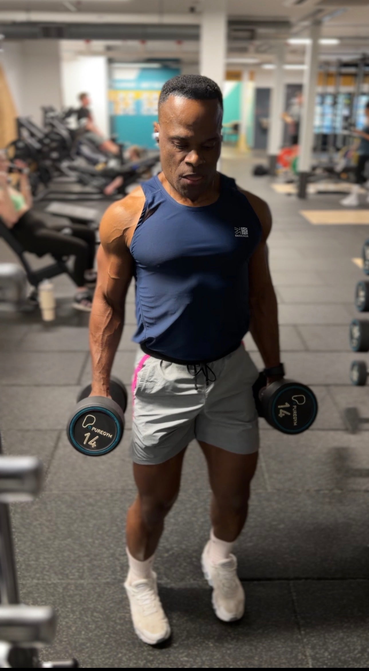 PumpLab Fitness 30-day arm workout plan with illustrated exercises to build bigger, stronger arms quickly.