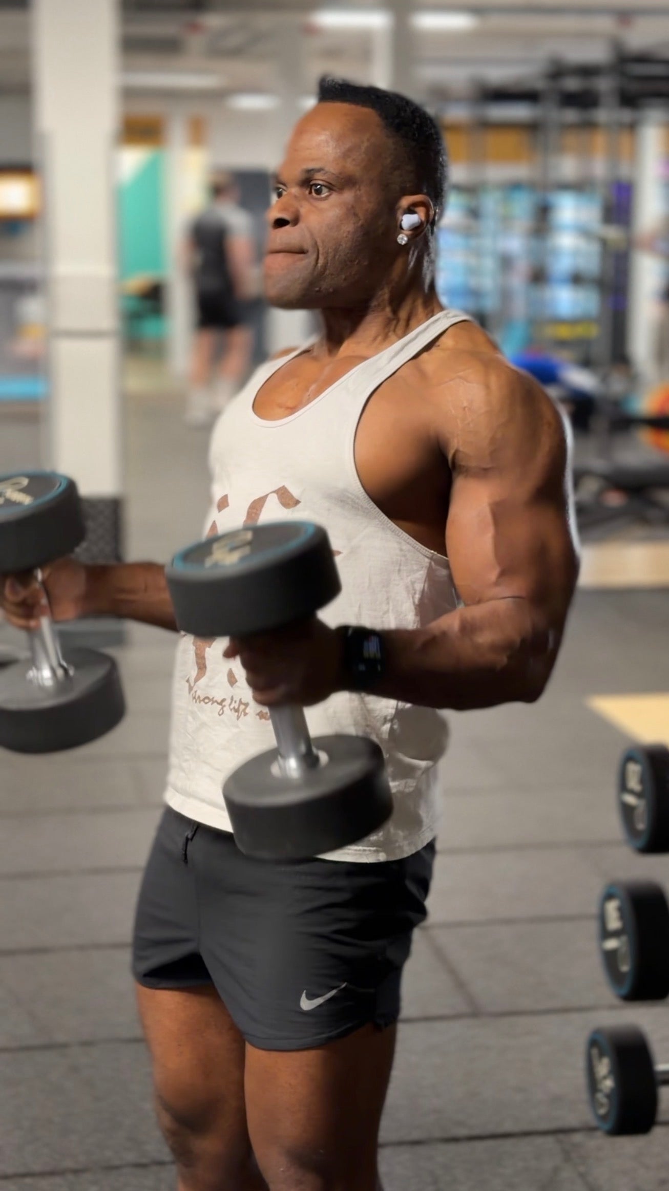 Pump Lab Fitness Muscle Building Meal Plan featuring organized meal schedule and nutritious food options for muscle growth.